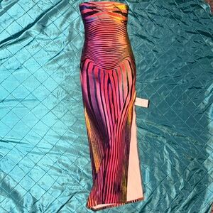 Colorful, Stretchy, Strapless Maxidress w/ Slit - NWT - Size XS